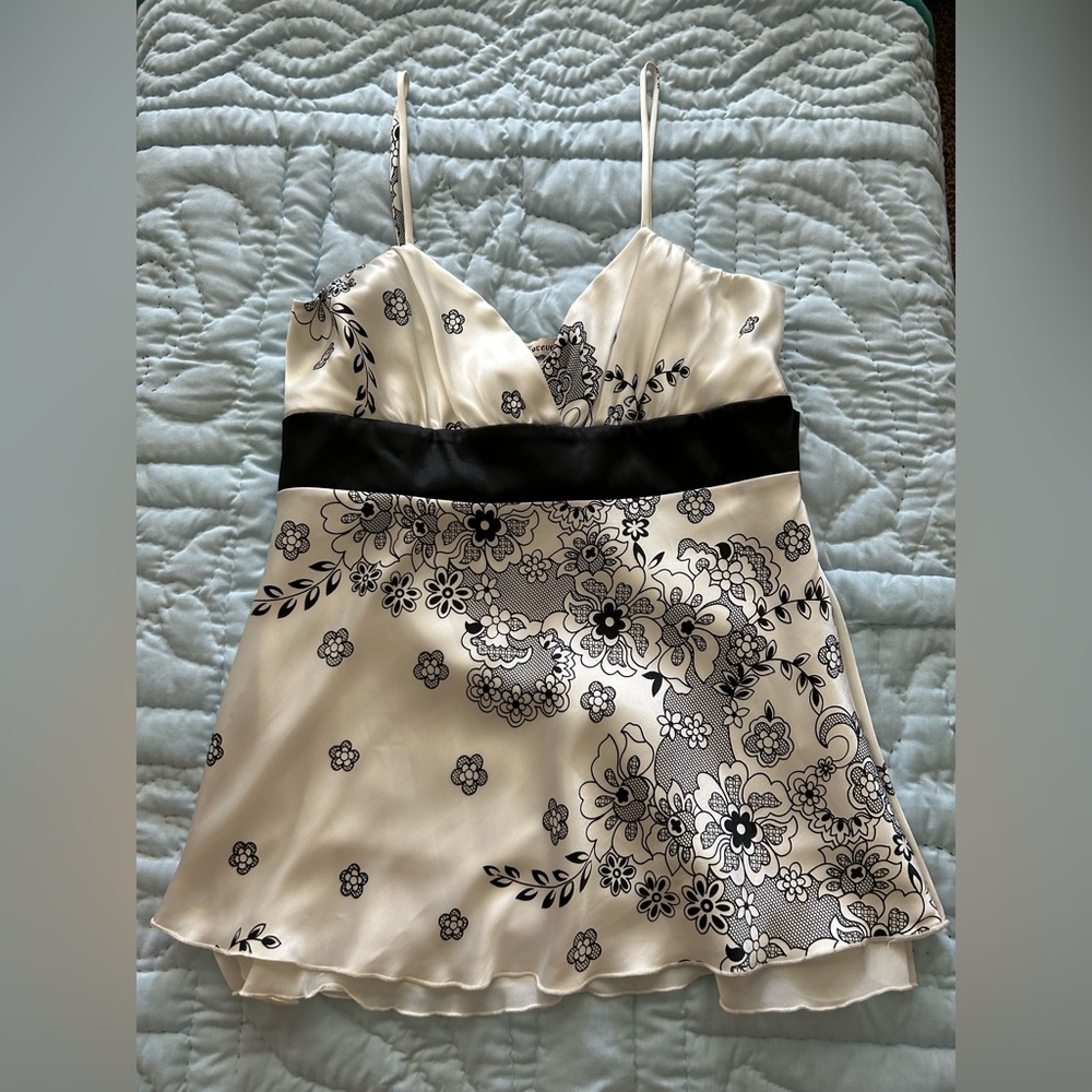 New Forever 21 white floral strappy top